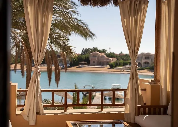 The Seafront Magical Loft! شقة الغردقة